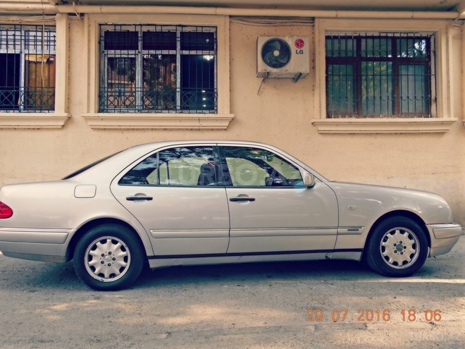 Mercedes E 240 1998, 370,047 km - 2.4 л - Bakı