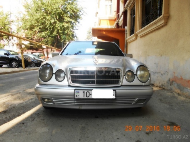 Mercedes E 240 1998, 370,047 km - 2.4 л - Bakı