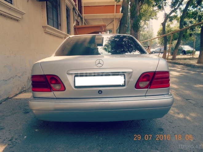Mercedes E 240 1998, 370,047 km - 2.4 л - Bakı