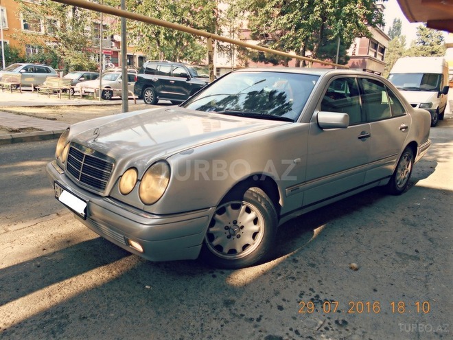 Mercedes E 240 1998, 370,047 km - 2.4 л - Bakı
