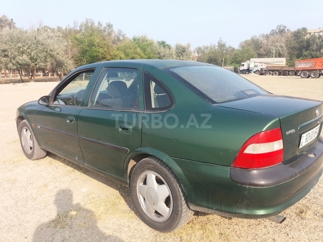 Opel Vectra 1997, 290,000 km - 1.8 l - Bakı