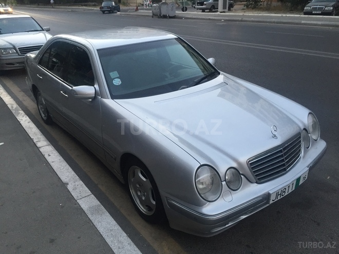 Mercedes E 200 2000, 134,000 km - 2.0 l - Bakı