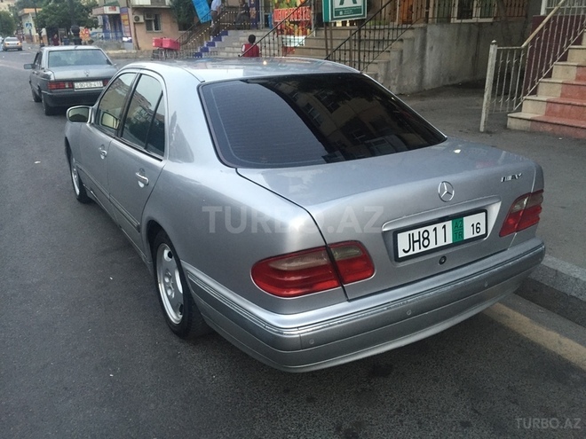 Mercedes E 200 2000, 134,000 km - 2.0 l - Bakı
