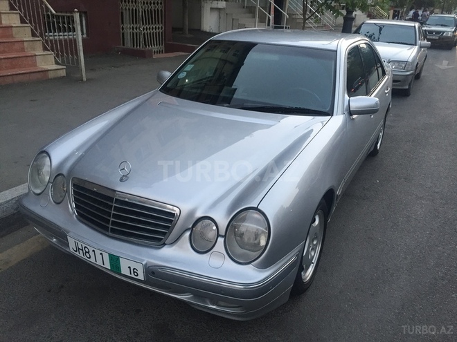 Mercedes E 200 2000, 134,000 km - 2.0 l - Bakı