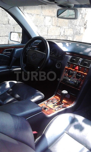 Mercedes E 280 1998, 195,900 km - 2.8 l - Bakı