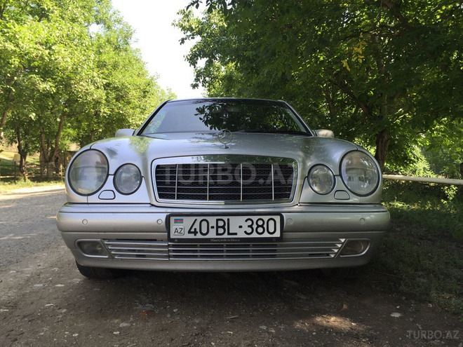 Mercedes E 240 1998, 180,000 km - 2.4 л - Quba