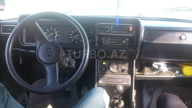 LADA (VAZ) 2107 2003, 5,000 km - 1.6 l - Salyan