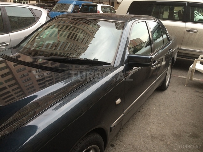 Mercedes E 240 1998, 245,000 km - 2.4 l - Bakı