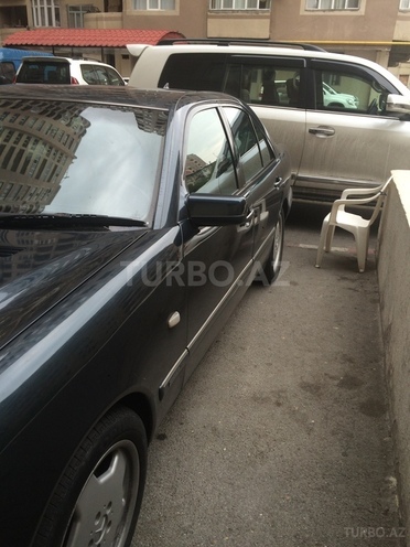 Mercedes E 240 1998, 245,000 km - 2.4 l - Bakı