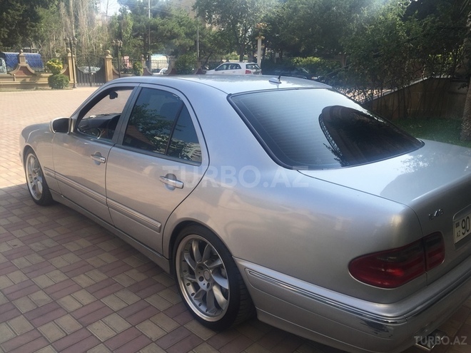 Mercedes E 430 2000, 203,000 km - 4.3 л - Bakı