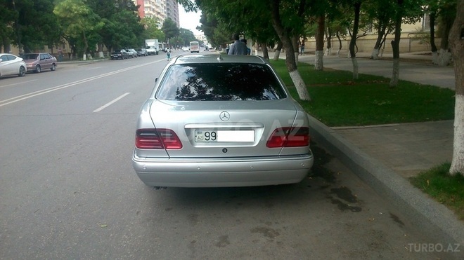 Mercedes E 290 1998, 312,000 km - 2.9 l - Sumqayıt