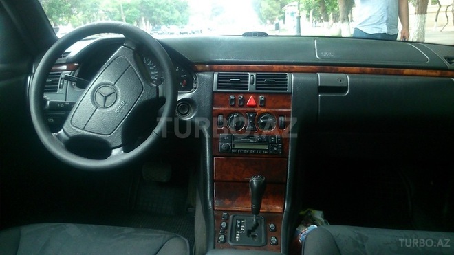 Mercedes E 290 1998, 312,000 km - 2.9 l - Sumqayıt