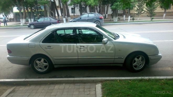 Mercedes E 290 1998, 312,000 km - 2.9 l - Sumqayıt