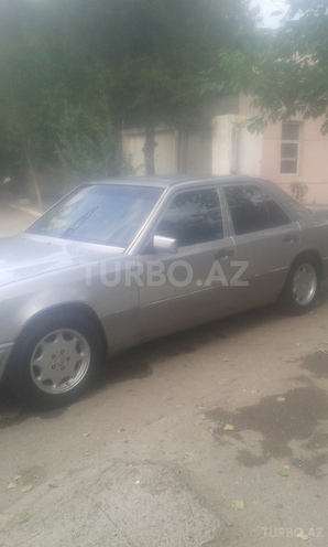Mercedes E 220 1993, 458,000 km - 2.2 l - Bakı