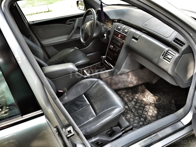 Mercedes E 240 2000, 205,000 km - 2.4 l - Mingəçevir