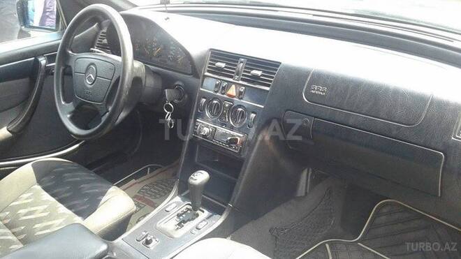 Mercedes C 180 1999, 200,000 km - 1.8 l - Bakı