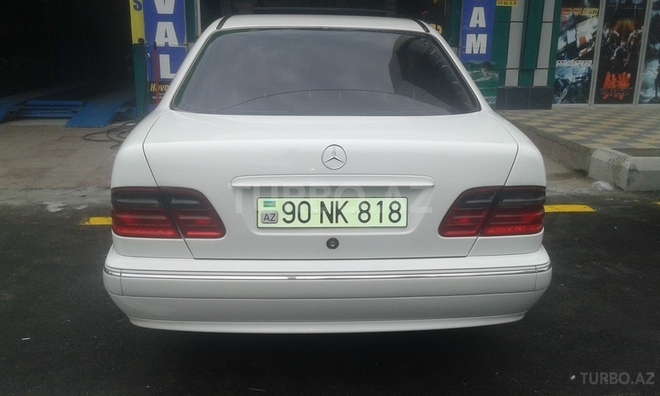 Mercedes E 220 2001, 250,000 km - 2.2 l - Bakı