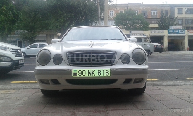 Mercedes E 220 2001, 250,000 km - 2.2 l - Bakı
