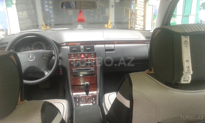 Mercedes E 220 2001, 250,000 km - 2.2 l - Bakı