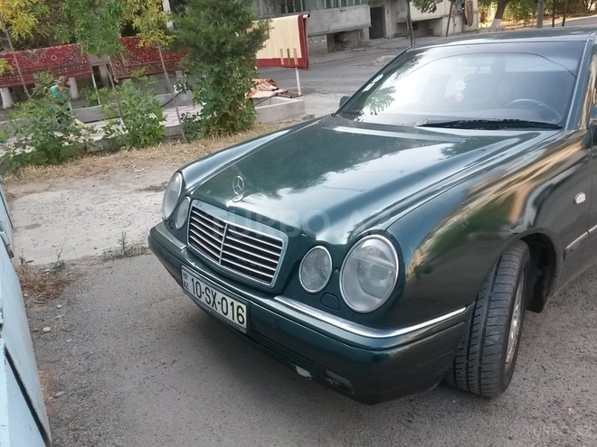 Mercedes E 230 1997, 275,000 km - 2.3 l - Sumqayıt
