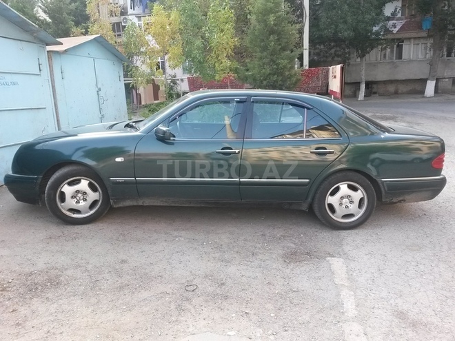 Mercedes E 230 1997, 275,000 km - 2.3 l - Sumqayıt