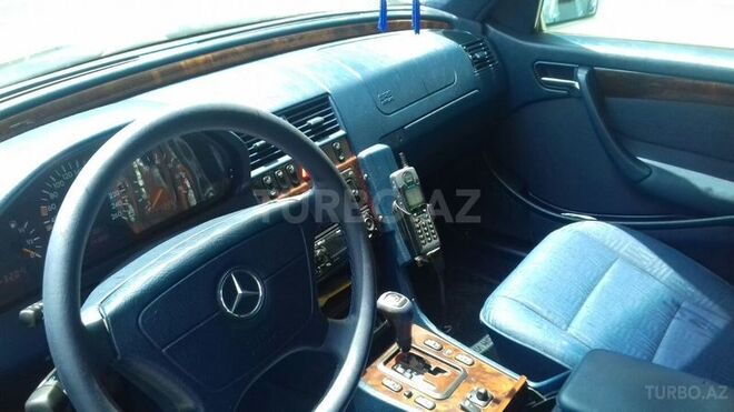 Mercedes C 240 1999, 240,000 km - 2.4 l - Bakı