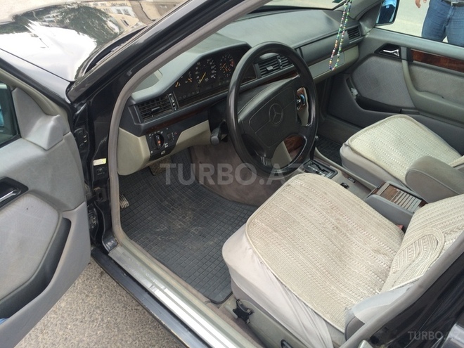 Mercedes E 220 1994, 241,041 km - 2.2 l - Bakı