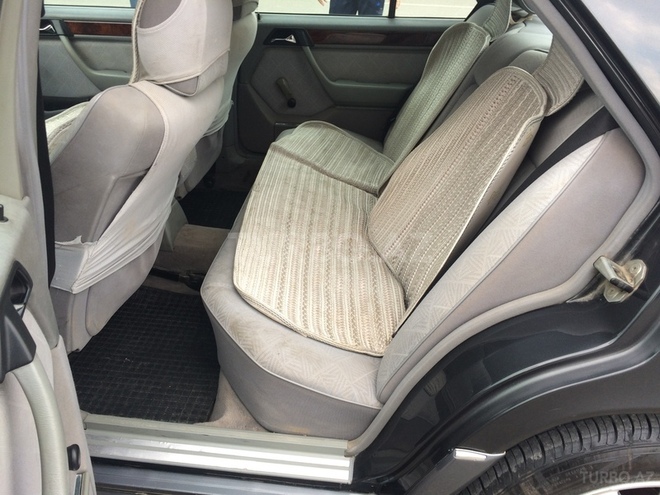 Mercedes E 220 1994, 241,041 km - 2.2 l - Bakı
