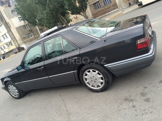 Mercedes E 220 1994, 241,041 km - 2.2 l - Bakı