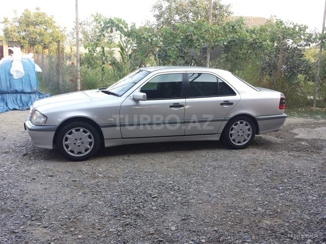 Mercedes C 220 2000, 320,000 km - 2.2 l - Biləsuvar