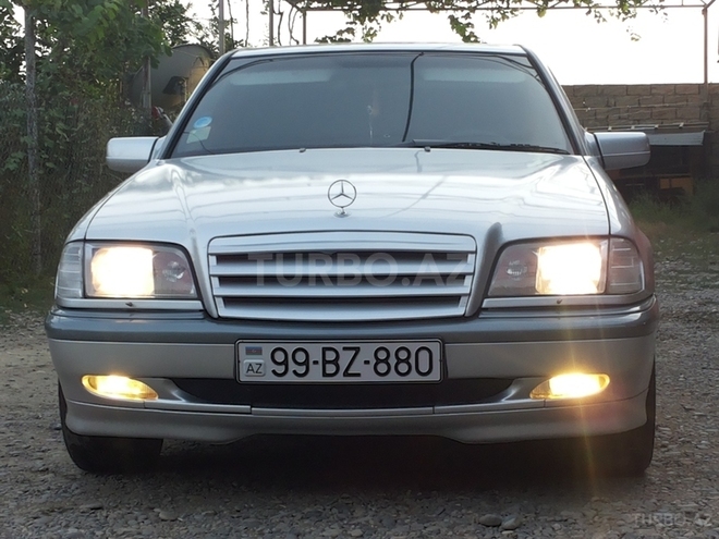 Mercedes C 220 2000, 320,000 km - 2.2 l - Biləsuvar
