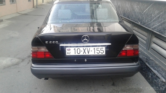 Mercedes E 220 1994, 270,000 km - 2.2 l - Bakı