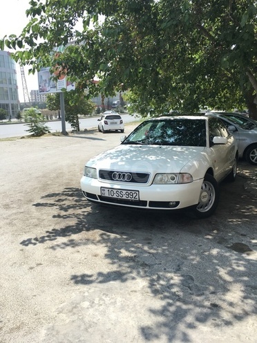 Audi A4 1998, 215,000 km - 1.8 l - Bakı