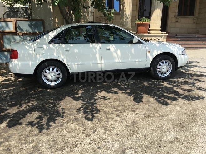 Audi A4 1998, 215,000 km - 1.8 l - Bakı