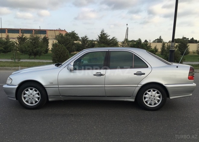 Mercedes C 230 1997, 179,000 km - 2.3 l - Bakı