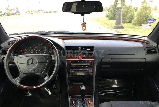 Mercedes C 230 1997, 179,000 km - 2.3 l - Bakı