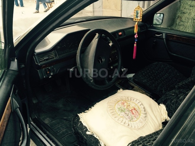 Mercedes E 200 1989, 313,000 km - 2.0 l - Bakı