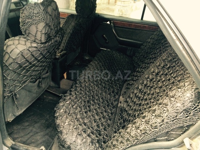 Mercedes E 200 1989, 313,000 km - 2.0 l - Bakı