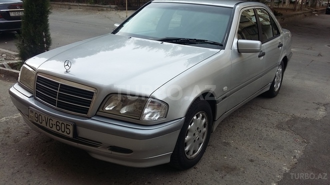 Mercedes C 220 2000, 228,000 km - 2.2 л - Bakı