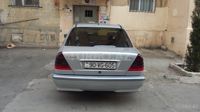 Mercedes C 220 2000, 228,000 km - 2.2 л - Bakı