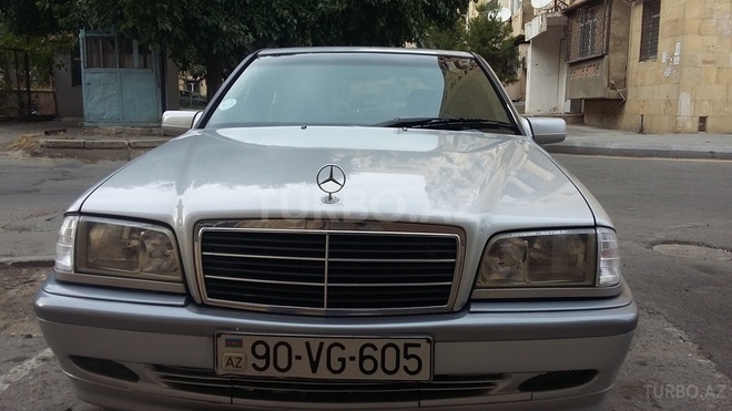 Mercedes C 220 2000, 228,000 km - 2.2 л - Bakı