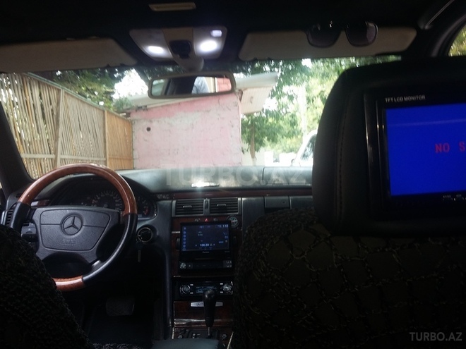 Mercedes E 230 1997, 240,000 km - 2.3 l - Sumqayıt