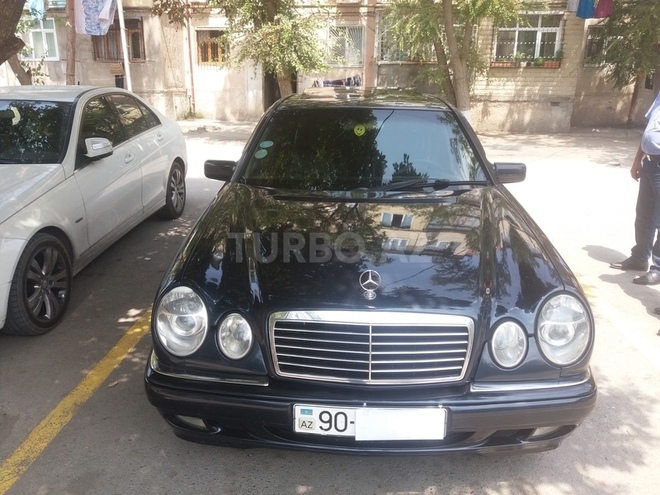 Mercedes E 240 1999, 320,000 km - 2.4 л - Sumqayıt