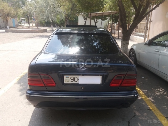 Mercedes E 240 1999, 320,000 km - 2.4 л - Sumqayıt