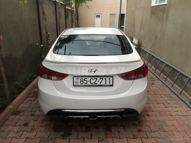 Hyundai Elantra 2012, 120,000 km - 1.8 l - Culfa