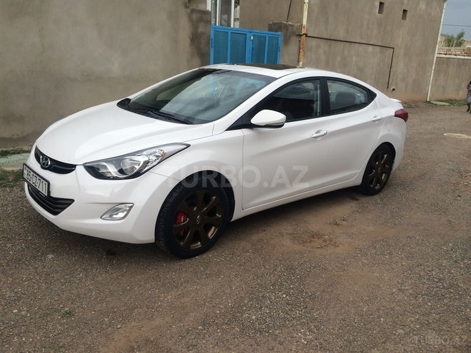 Hyundai Elantra 2012, 120,000 km - 1.8 l - Culfa