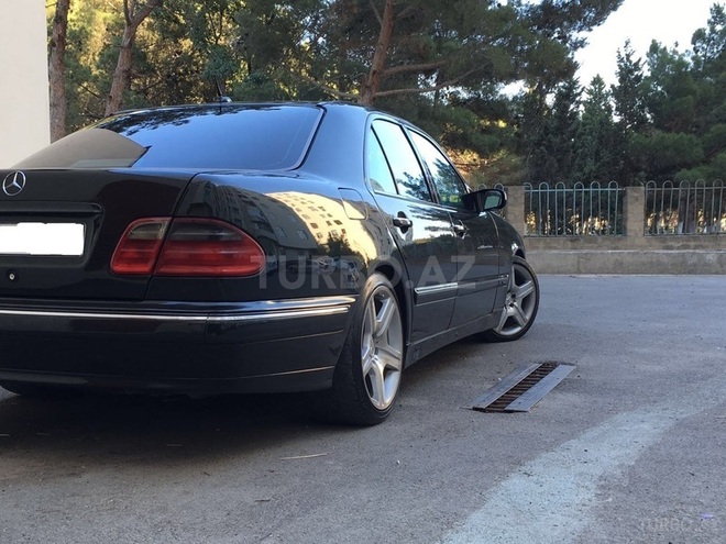 Mercedes E 280 2000, 222,000 km - 2.8 л - Sumqayıt