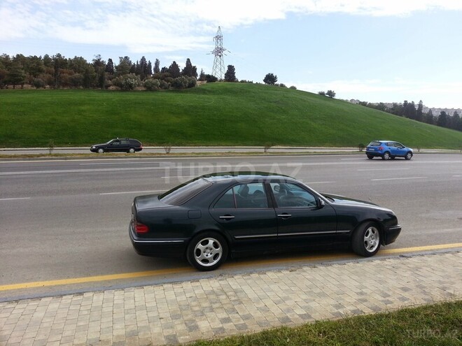 Mercedes E 270 1999, 230,000 km - 2.7 l - Bakı