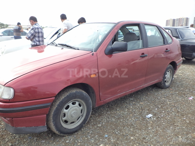 Volkswagen Polo 1995, 390,000 km - 1.4 l - Gəncə