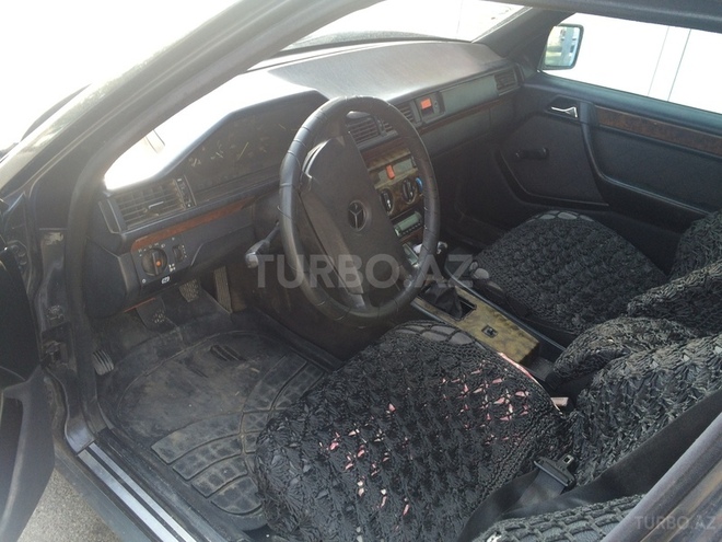 Mercedes E 200 1990, 320,000 km - 2.0 л - Bakı